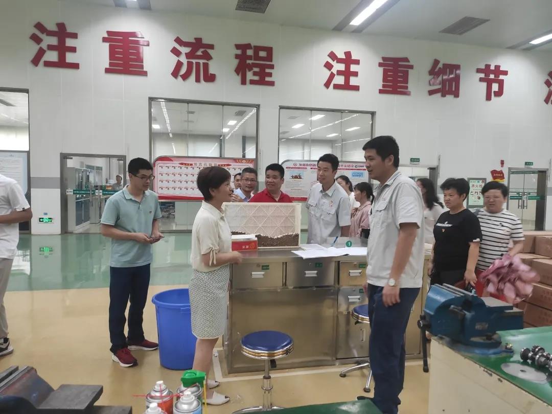【我为群众办实事】江西赣州技师学院第四党支部开展“学史力行办实事,携手共进提技能”活动