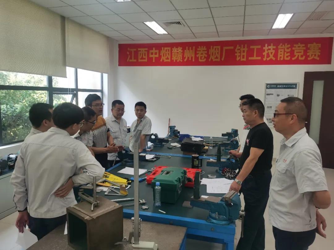 【我为群众办实事】江西赣州技师学院第四党支部开展“学史力行办实事,携手共进提技能”活动