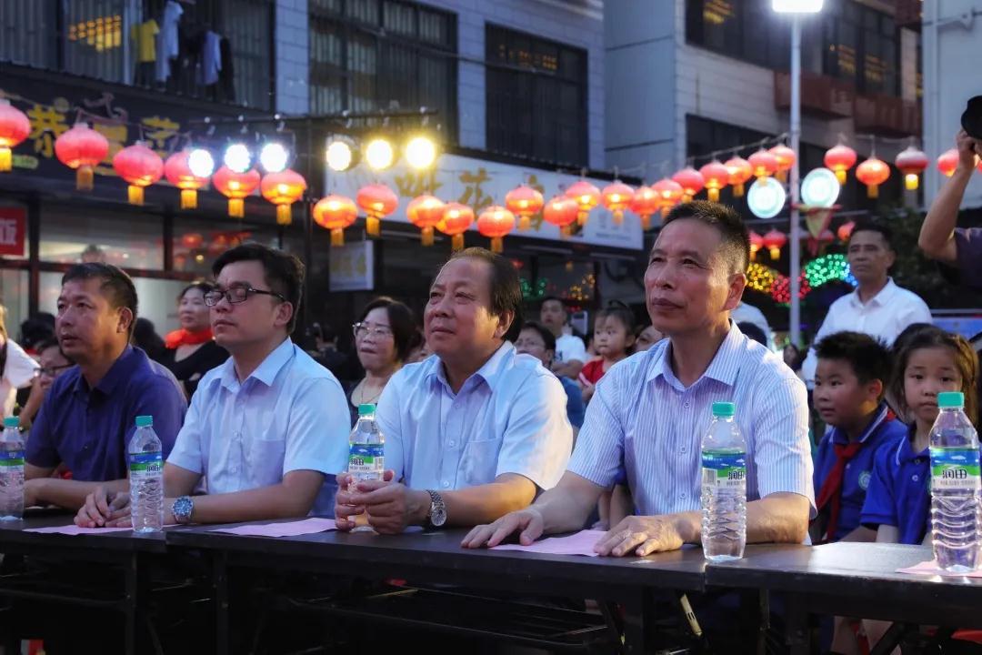 赣州技师学院携手大码头社区及其他共建单位联合开展“我们的节日·端午”暨“棕香传情感党恩 共唱歌谣颂党情”文艺汇演活动