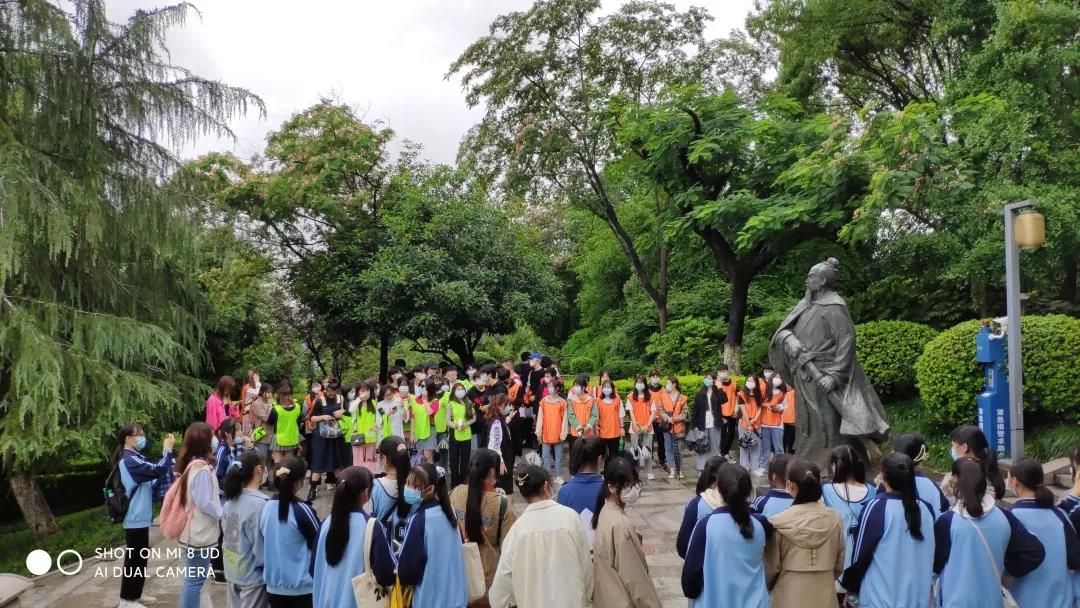党史学习教育:赣州技师学院商贸旅游系开展“今天我是旅游人”校外教学活动