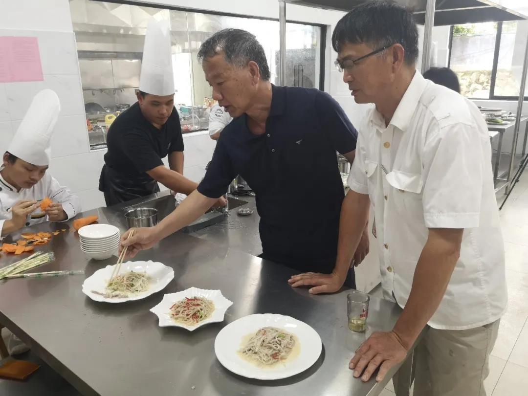 商贸旅游系举行烹饪专业市技能大赛模拟赛