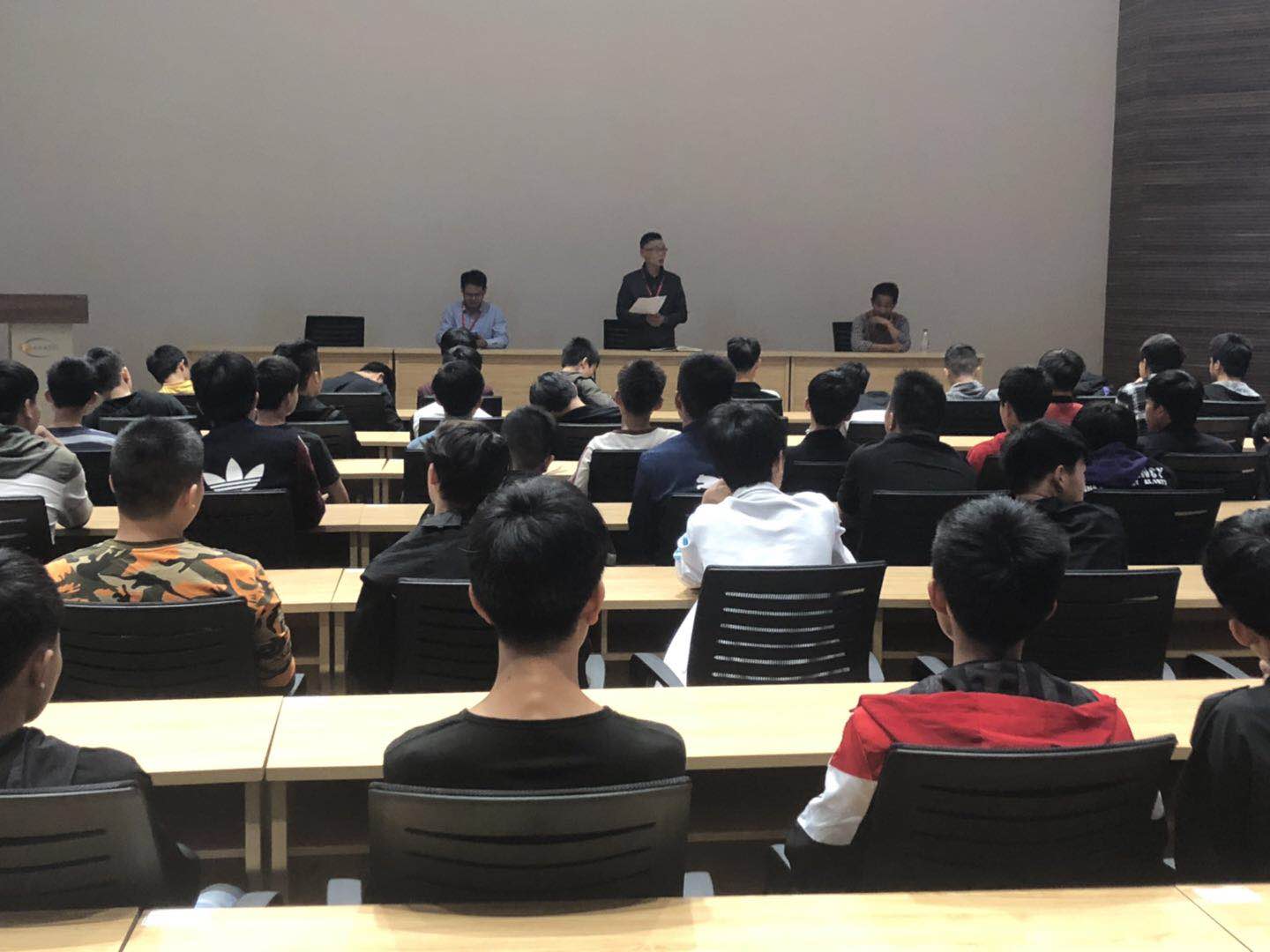 顶岗实习到孚能，苦练技能要超神