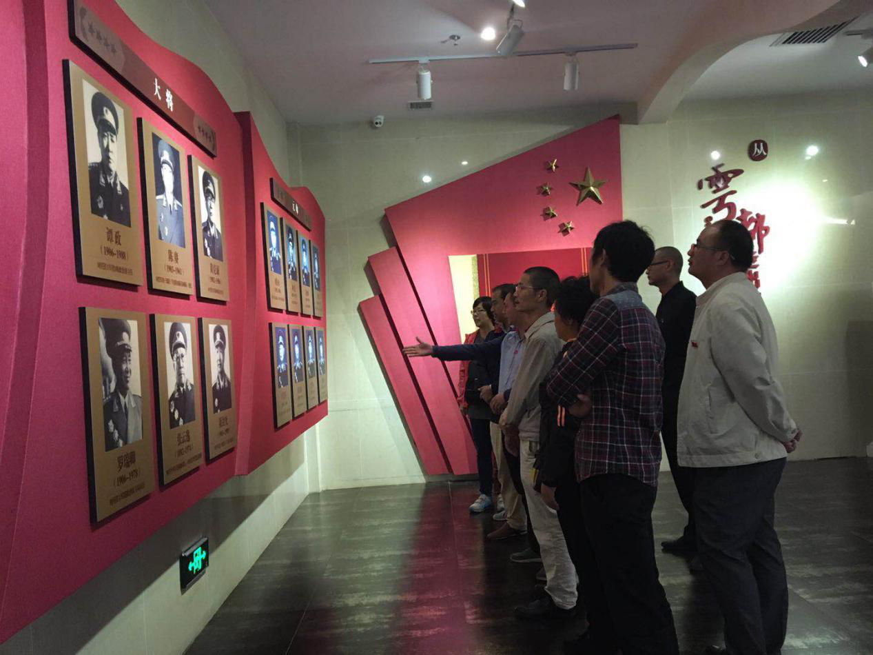 大力推进党建工作创新带动专业特色发展