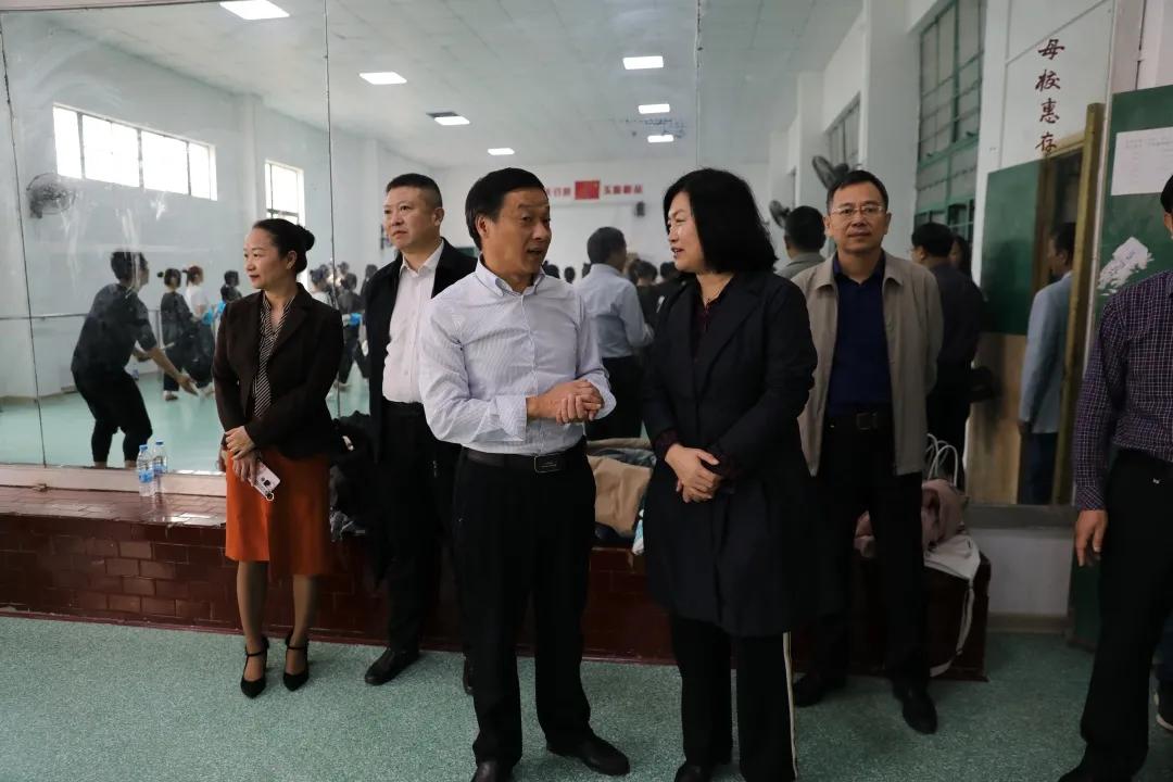 省人社厅王菡处长一行莅临我院指导工作