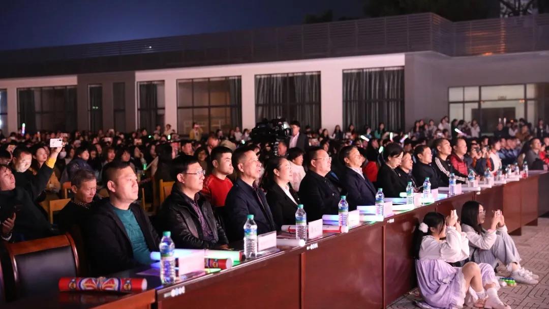 我院举办2021年元旦文艺晚会暨赣州技师学院第八届技能节颁奖晚会