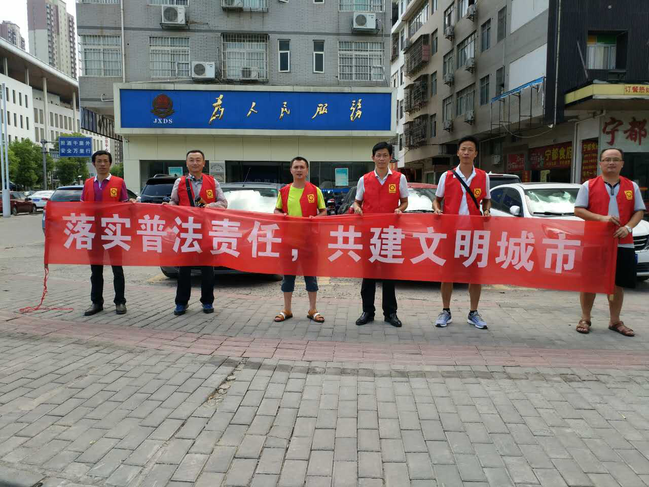 大力推进党建工作创新带动专业特色发展