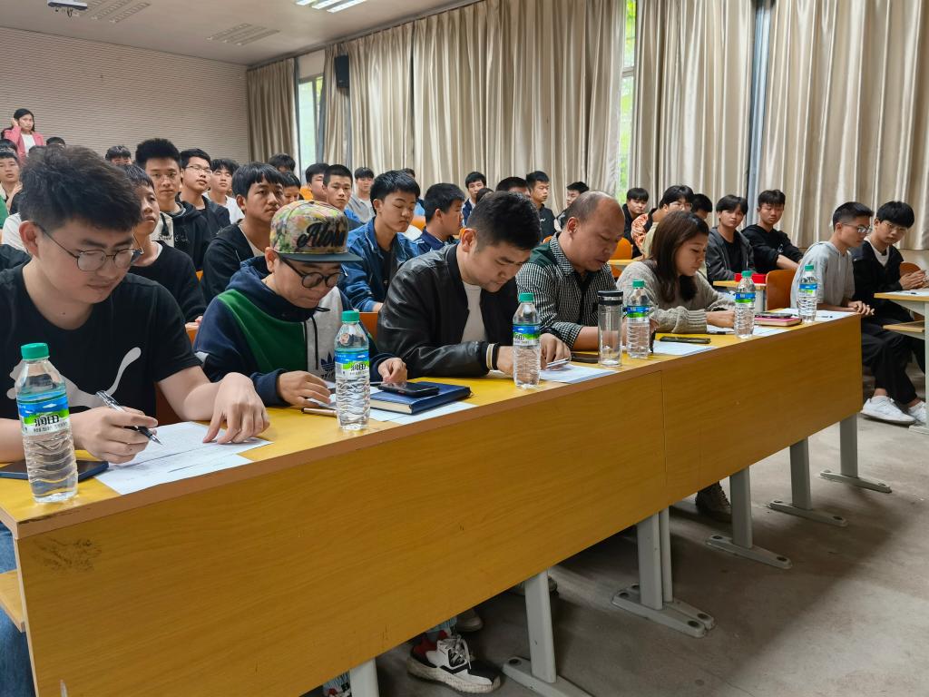 赣州技师学院第四党支部•机械工程系开展学党史系列活动之红色经典诵读