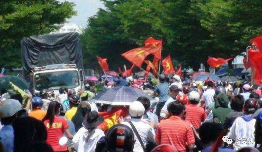 曾在南海与中国死扛的越南,为何突然180度转弯?