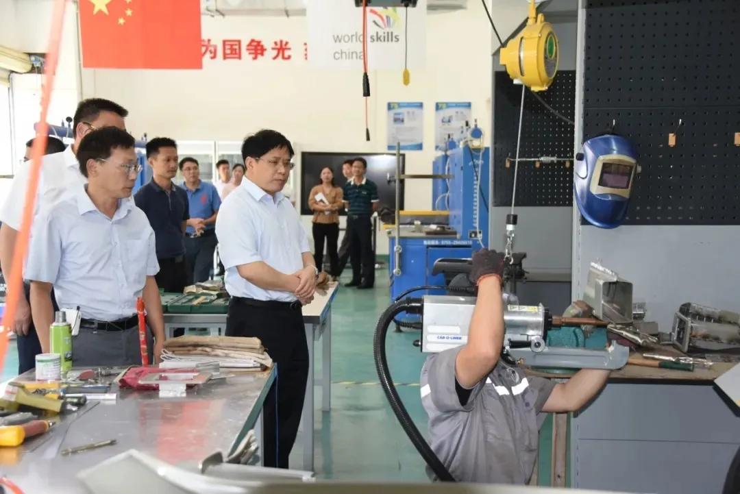 省委教育工委副书记、省教育厅厅长郭杰忠莅临我院调研指导工作