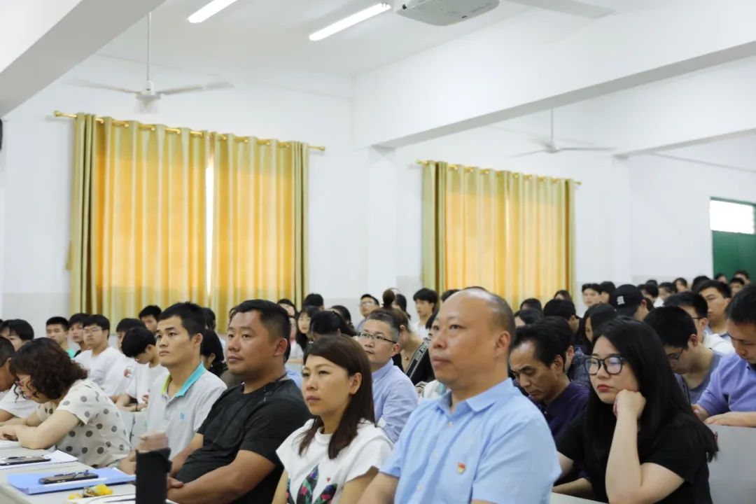 学院第四届“心理健康活动月”活动隆重开幕