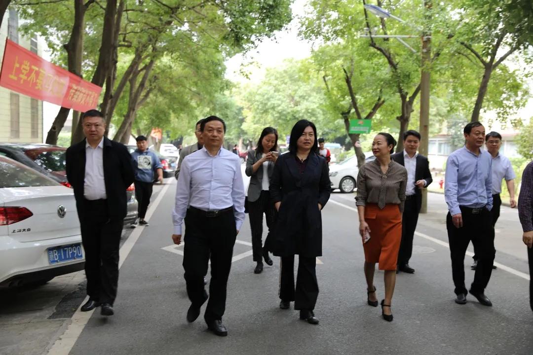 省人社厅王菡处长一行莅临我院指导工作