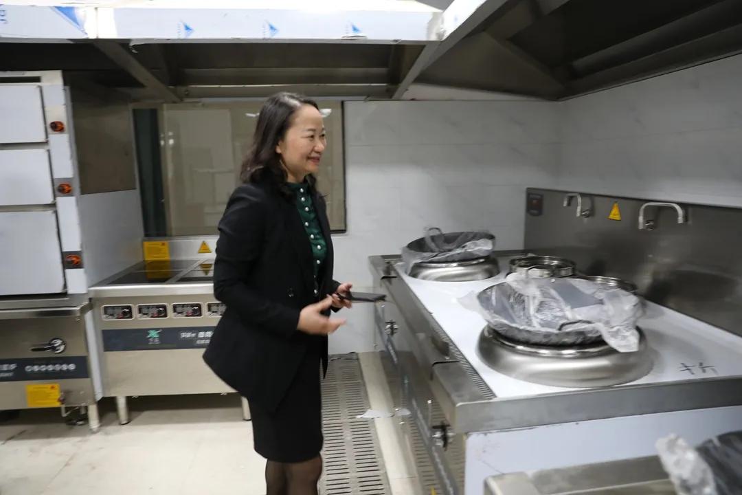 陈秀华院长带队深入学院在建工地调研指导