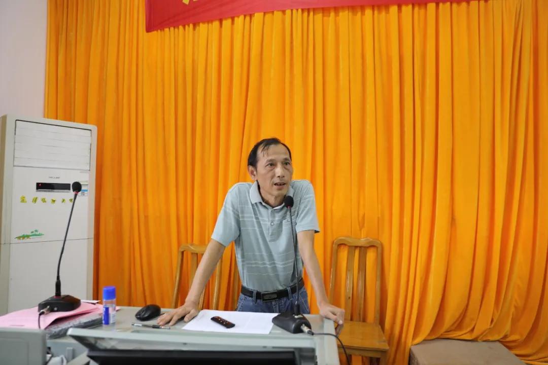 谢尉明副院长主讲师德师风专题讲座