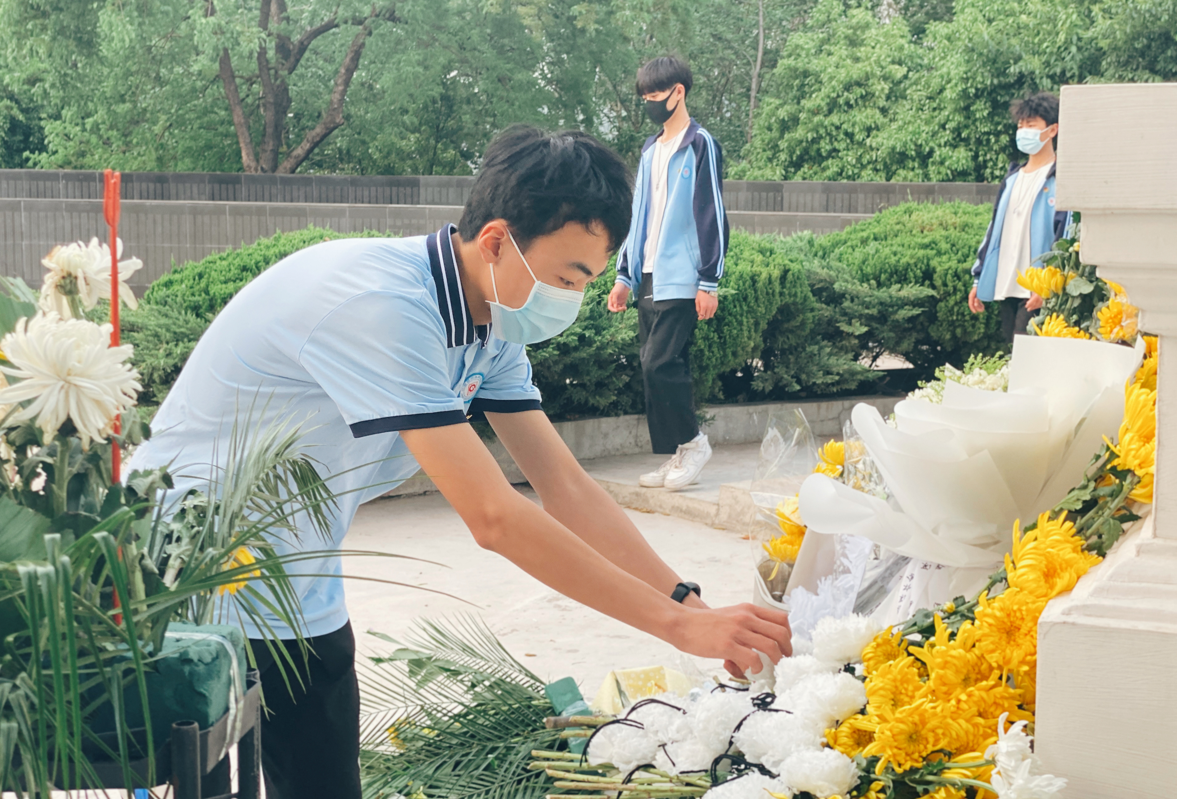 学院开展“学党史，忆先烈”清明祭奠活动