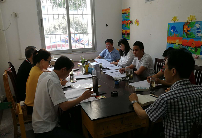 商贸旅游系邀请行业专家对烹饪专业实训基地建设项目进行研讨