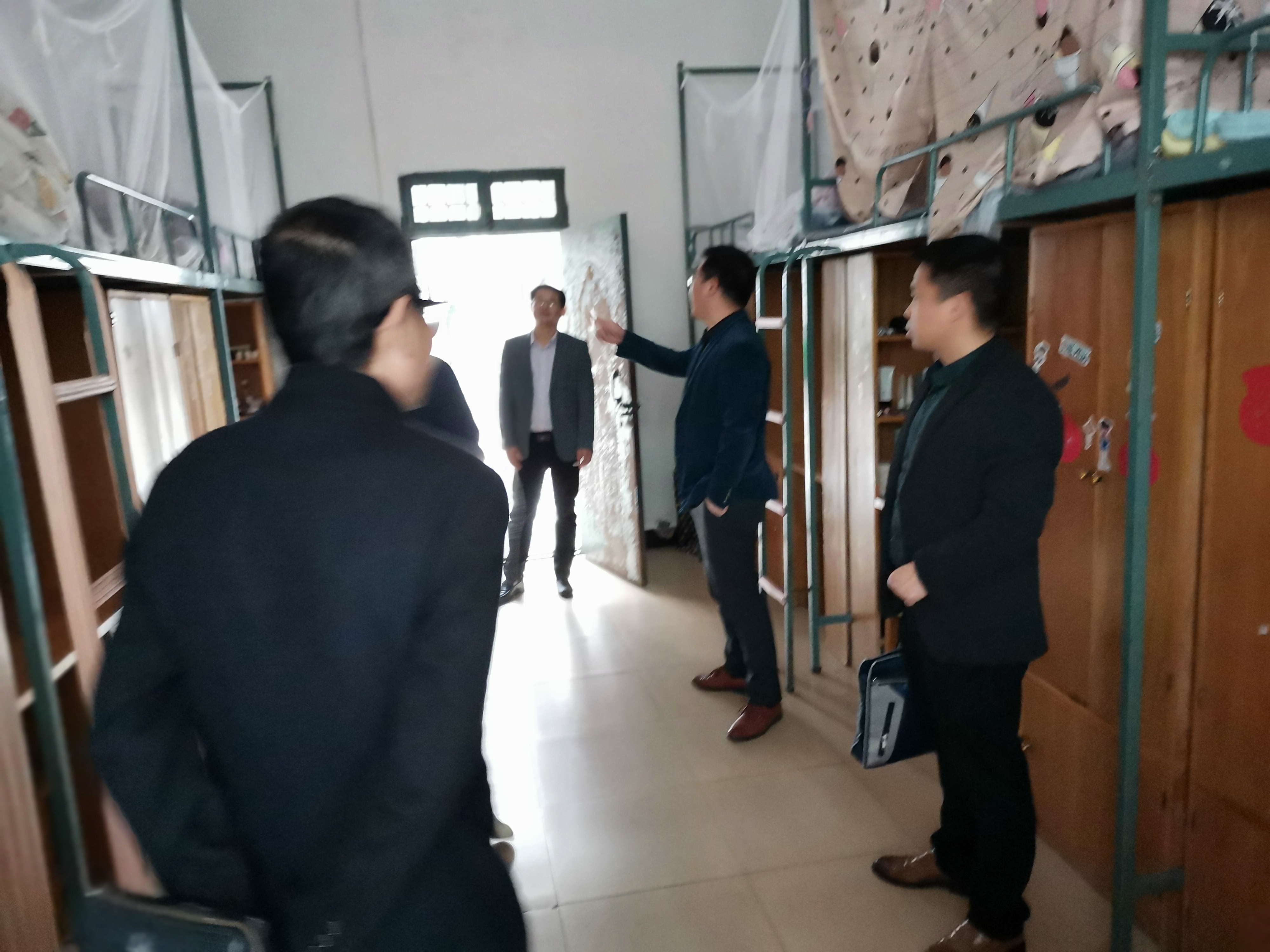 吉安职业技术学院领导、井冈山应用科技学校李晓跃校长一行来我院考察交流学习