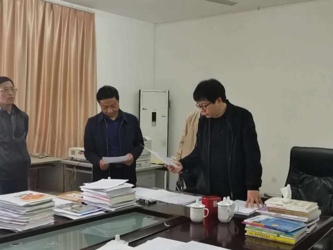 省人社厅技工院校管理处任如副处长一行莅临我院开展教材检查工作