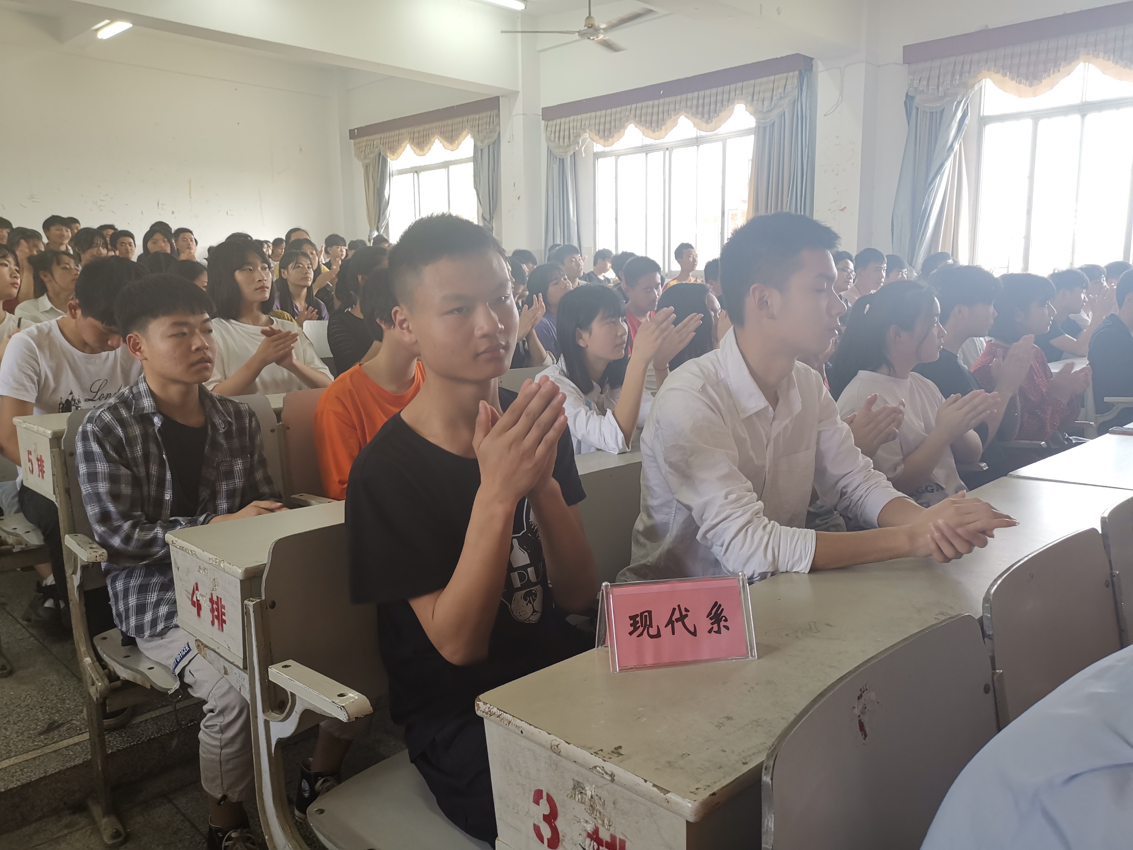 学院开展“不忘初心，红色文化伴我行”为主题的第三届读书活动启动仪式