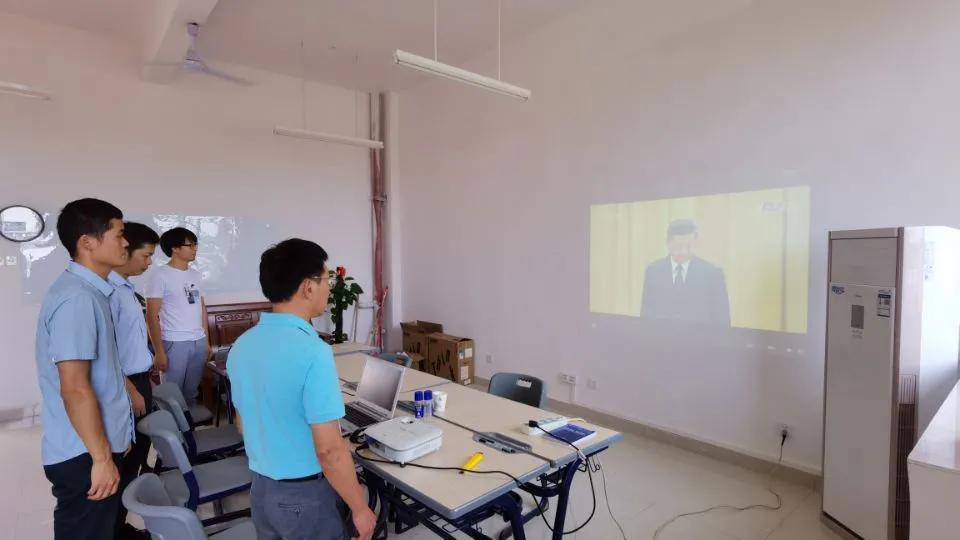 我院组织收看全国抗击新冠肺炎疫情表彰大会