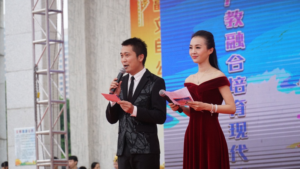 我院积极参加赣州市2019年职业教育活动周启动仪式