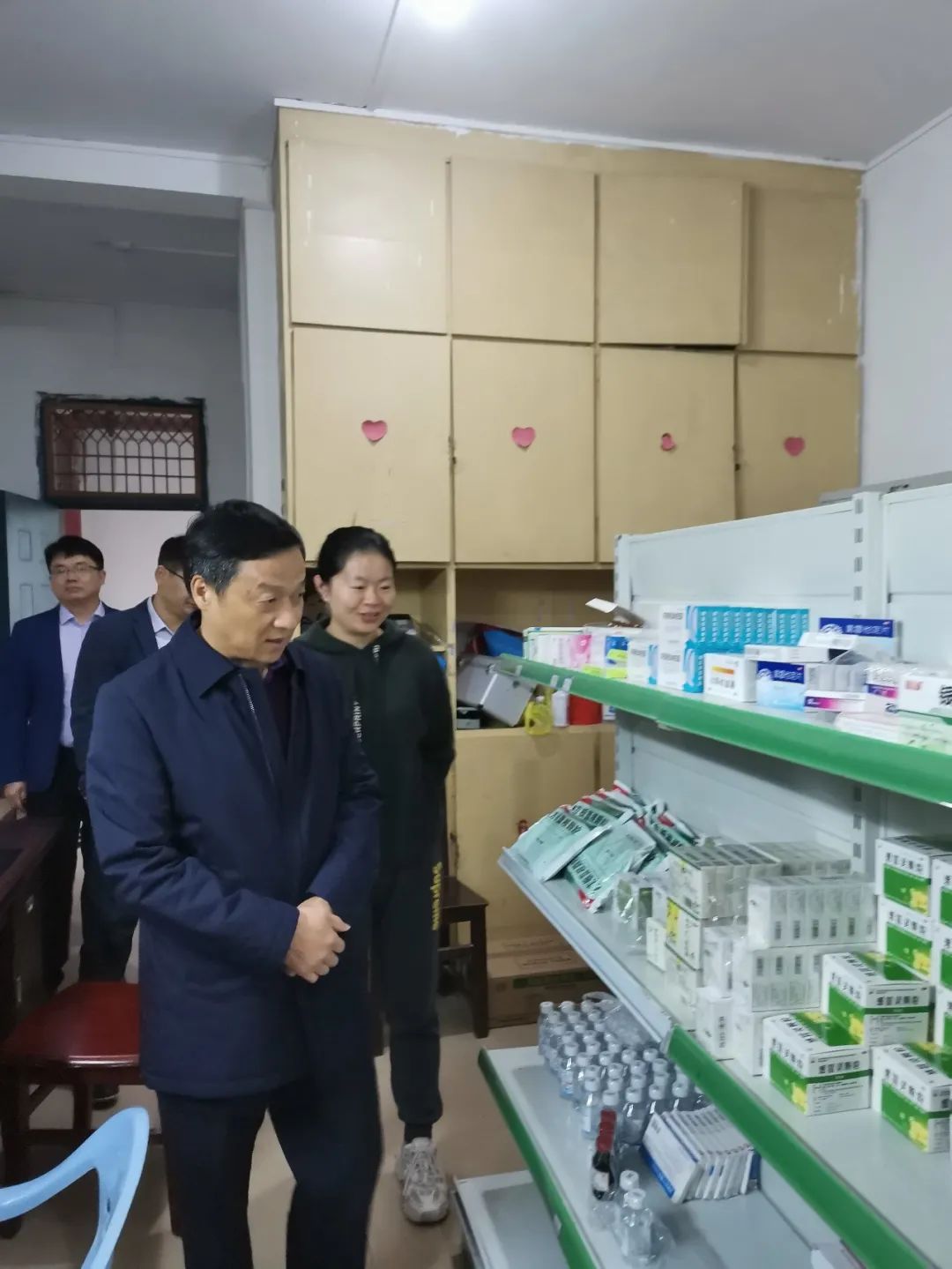 黄鹏书记深入校园各处检查指导工作