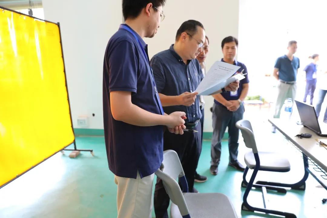 省职业技能鉴定中心领导莅临大赛现场指导工作