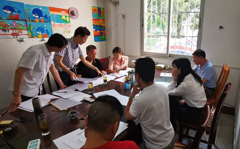 商贸旅游系邀请行业专家对烹饪专业实训基地建设项目进行研讨