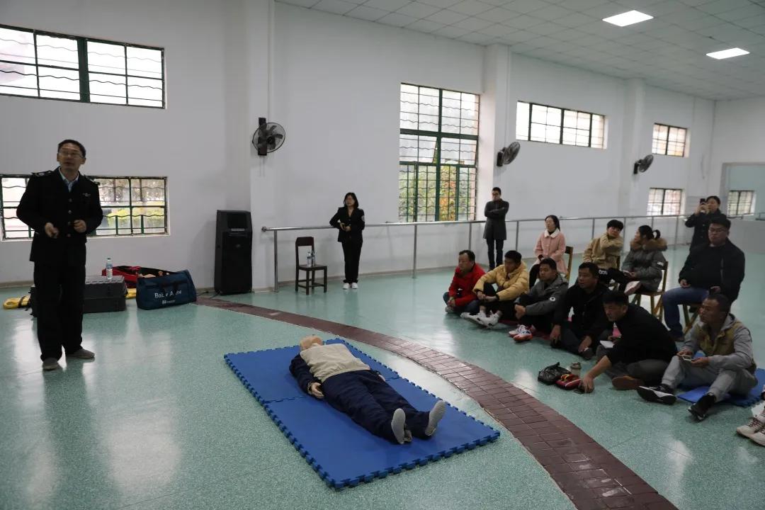 我院体育教研室全体教师进行急救技能培训（二）