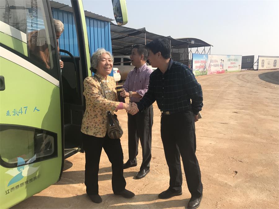 共聚重阳节   共话技校情