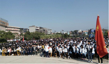 学院举办基本救护和培养健康心理讲座