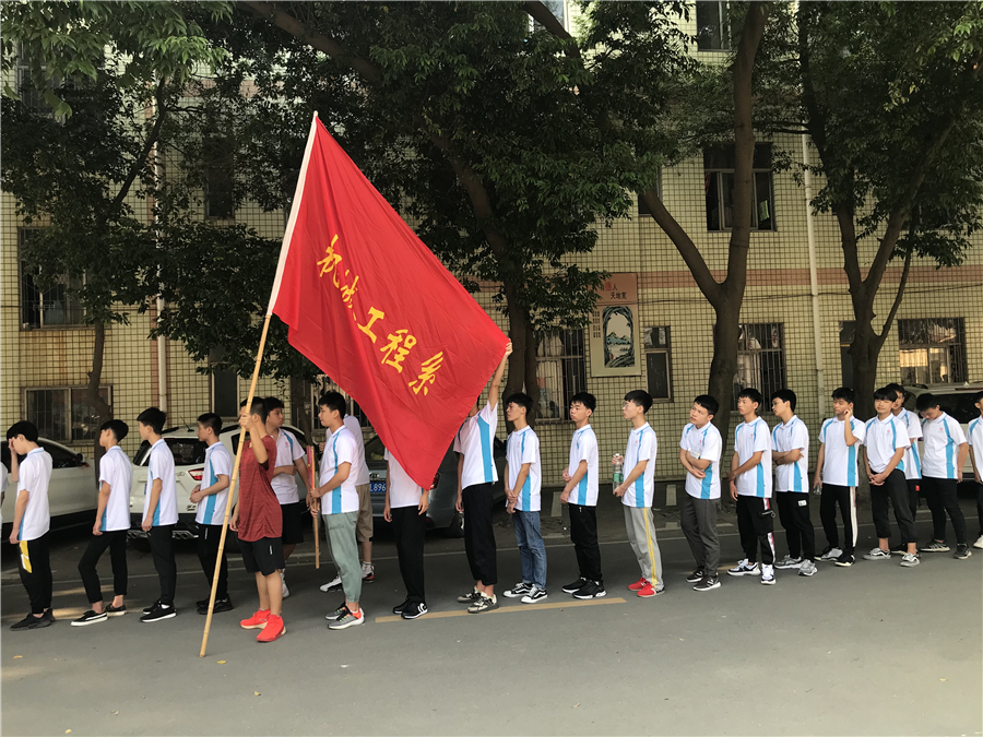 走进新学期，点燃新希望——机械工程系开学第一天