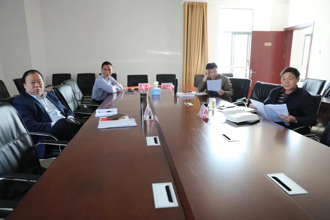 读书班第二天实况———组织集中收看纪念中国人民志愿军抗美援朝出国作战70周年大会实况直播