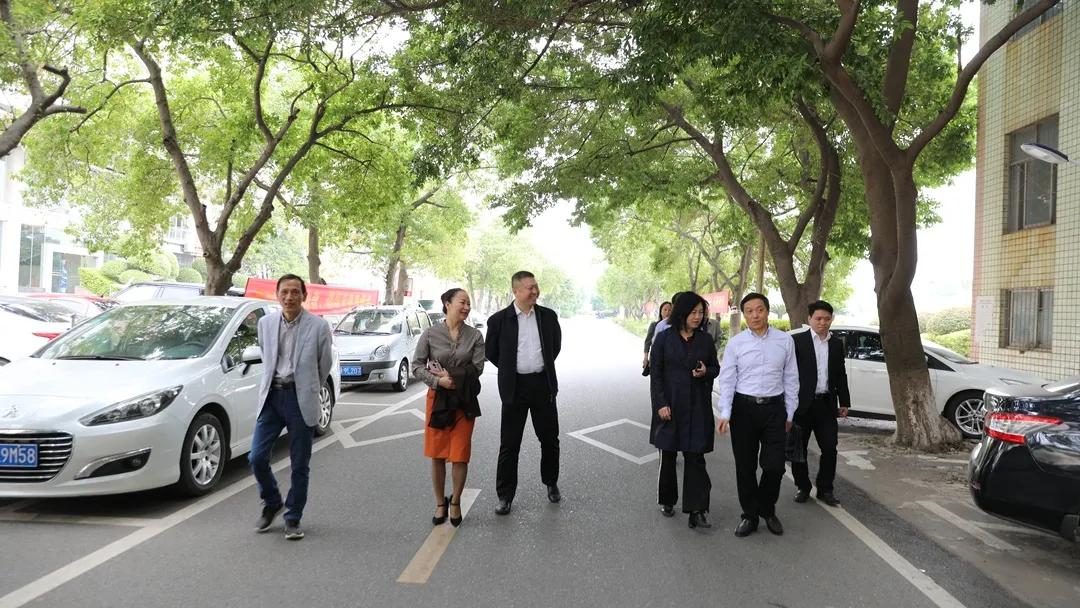 省人社厅王菡处长一行莅临我院指导工作