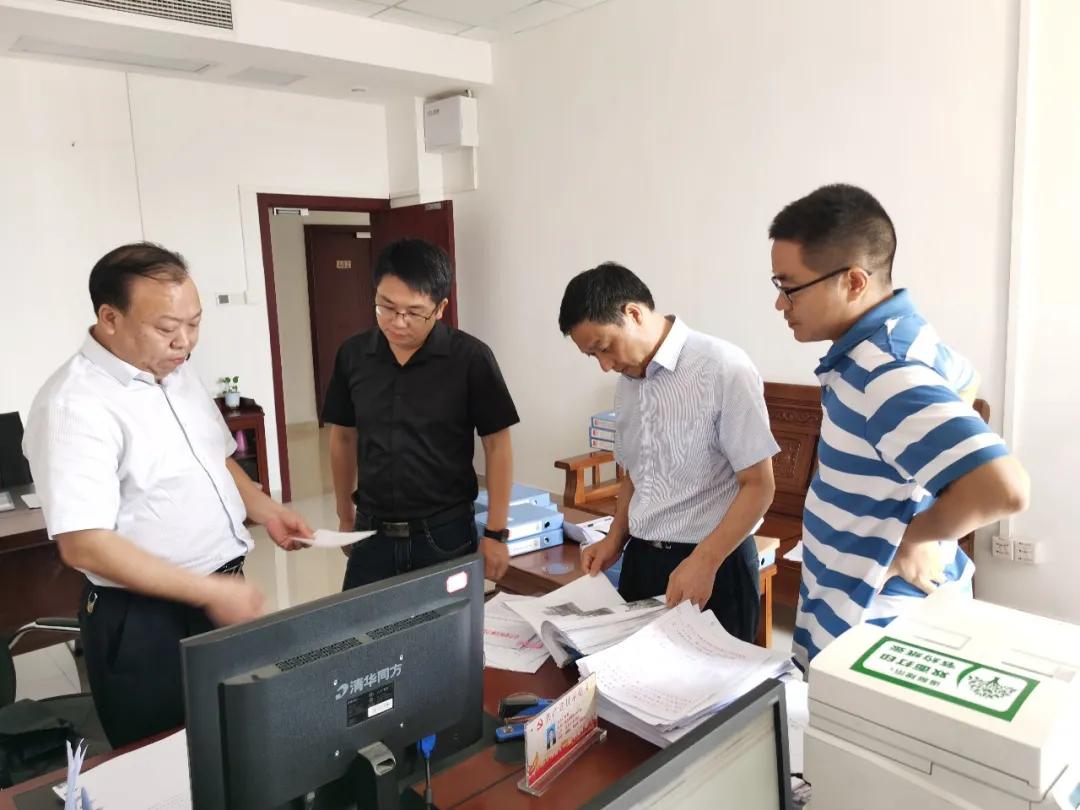 学院党委书记黄鹏全面检查“大清仓，大起底”迎检准备工作