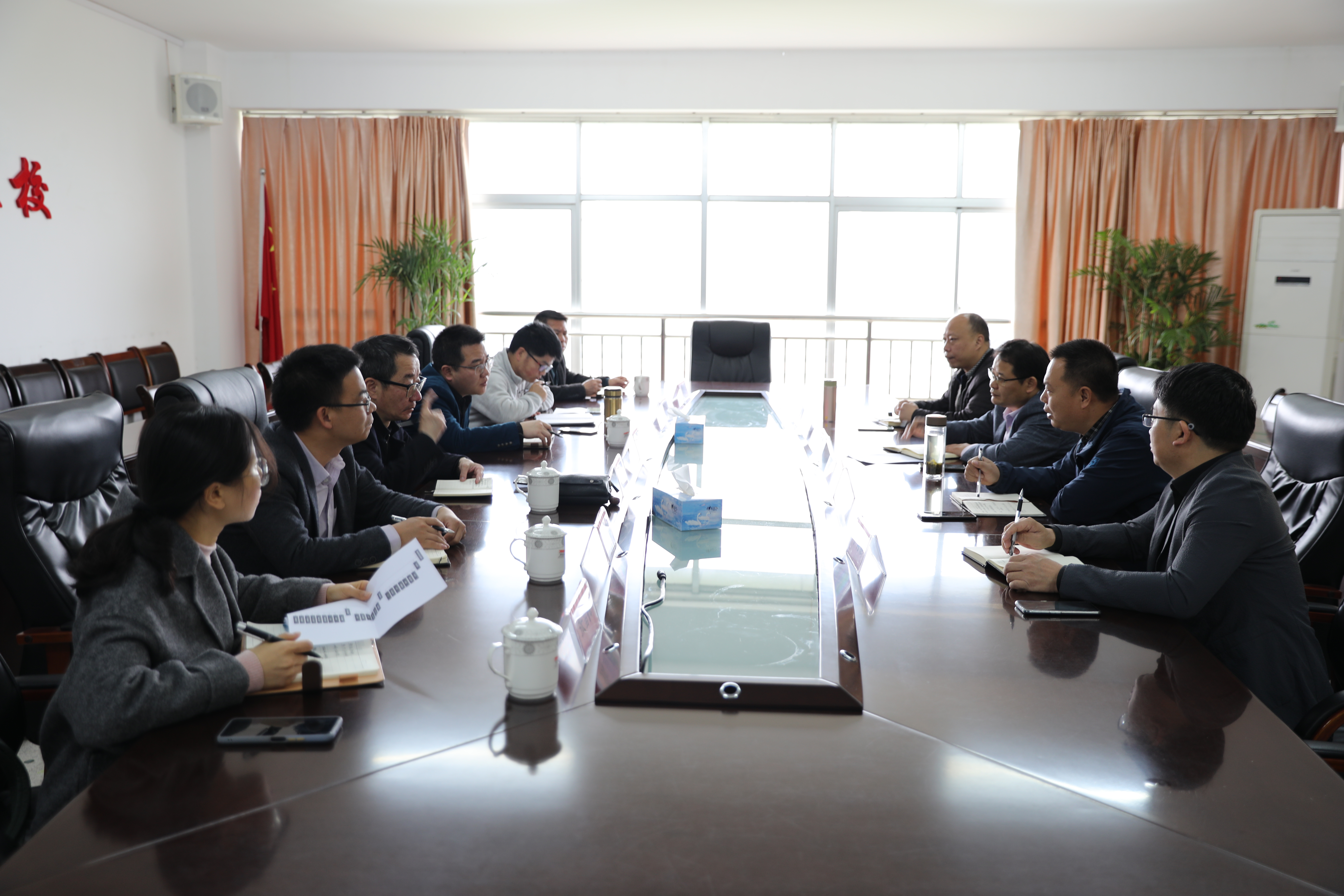 吉安职业技术学院领导、井冈山应用科技学校李晓跃校长一行来我院考察交流学习