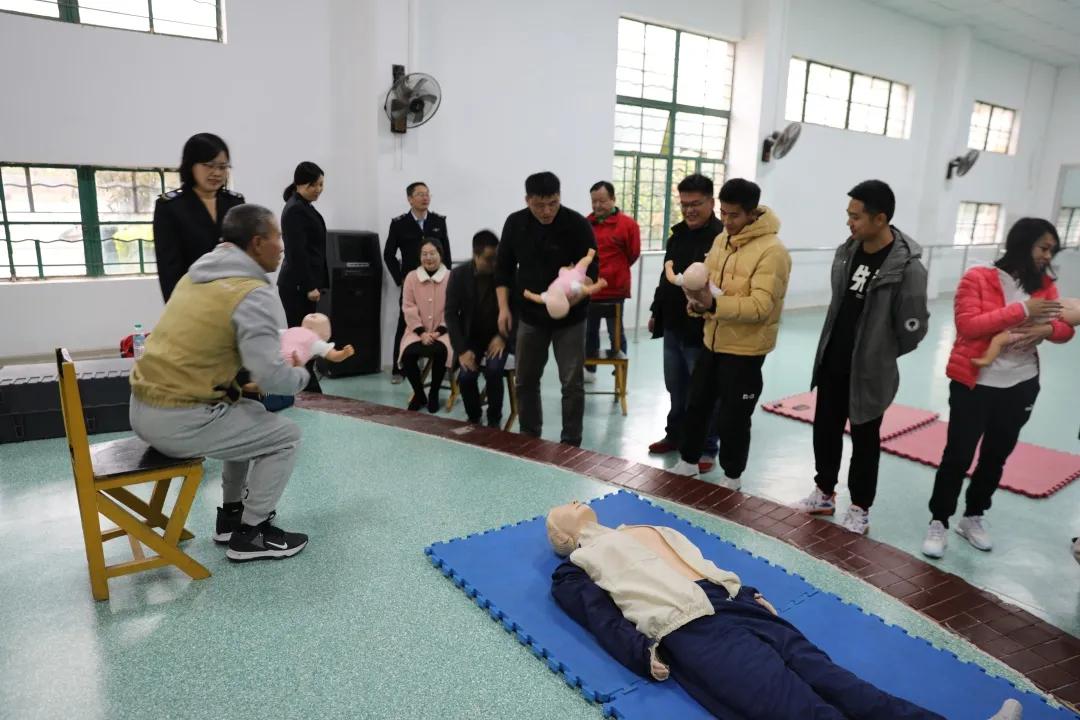我院体育教研室全体教师进行急救技能培训（二）