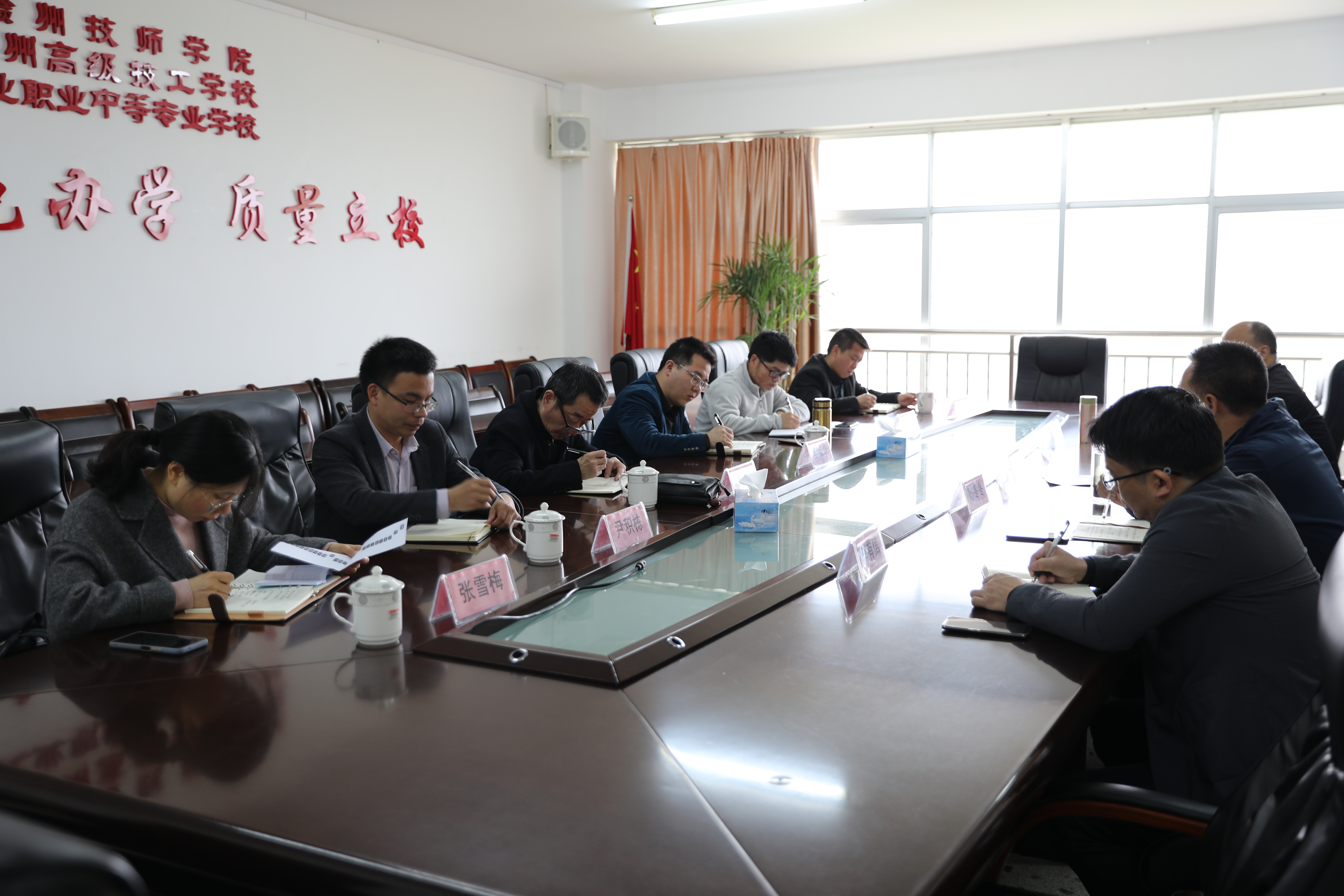 吉安职业技术学院领导、井冈山应用科技学校李晓跃校长一行来我院考察交流学习