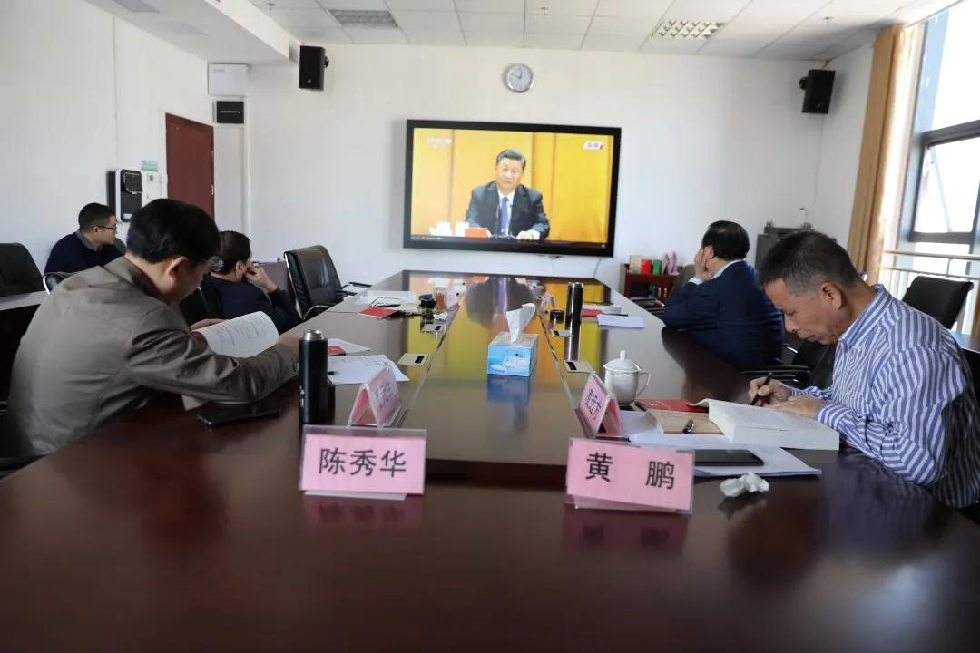 读书班第二天实况———组织集中收看纪念中国人民志愿军抗美援朝出国作战70周年大会实况直播