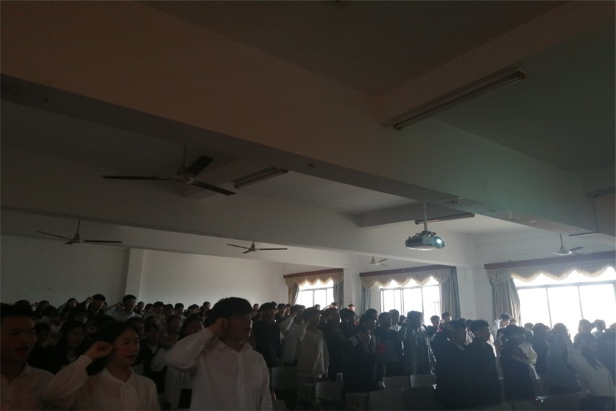 续英雄故事 学红色精神 做新时代红色传人 ——学院团委主题团课