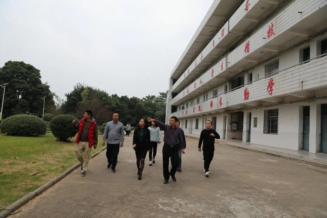 陈秀华院长带队深入学院在建工地调研指导