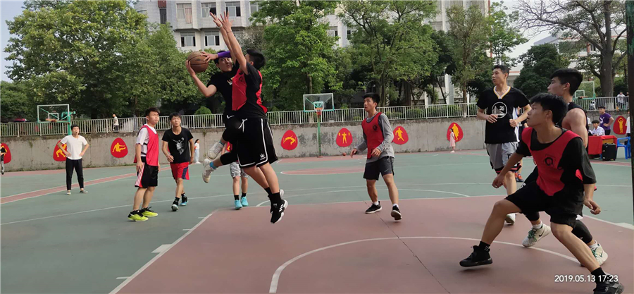 喜讯：机械工程系篮球队勇夺冠军