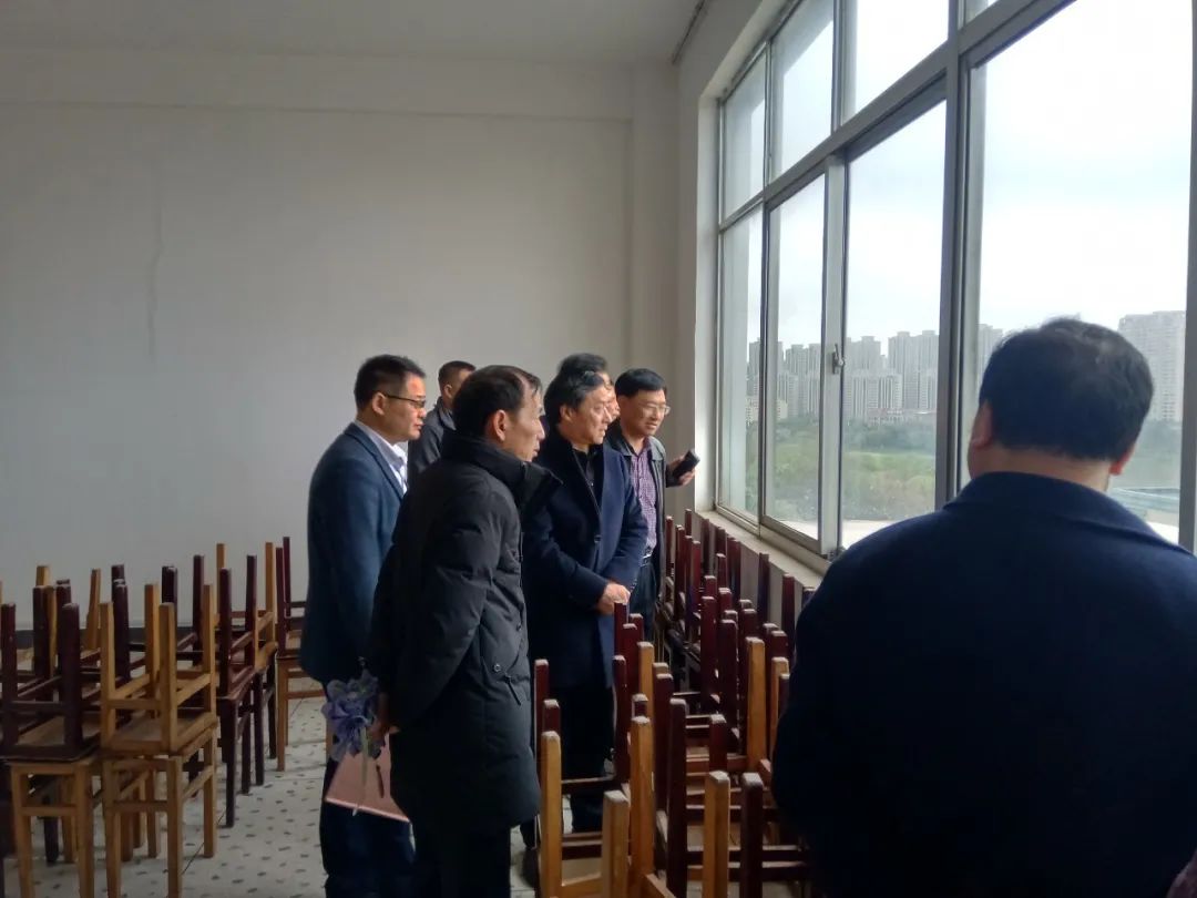 院领导检查新学期开学返校工作