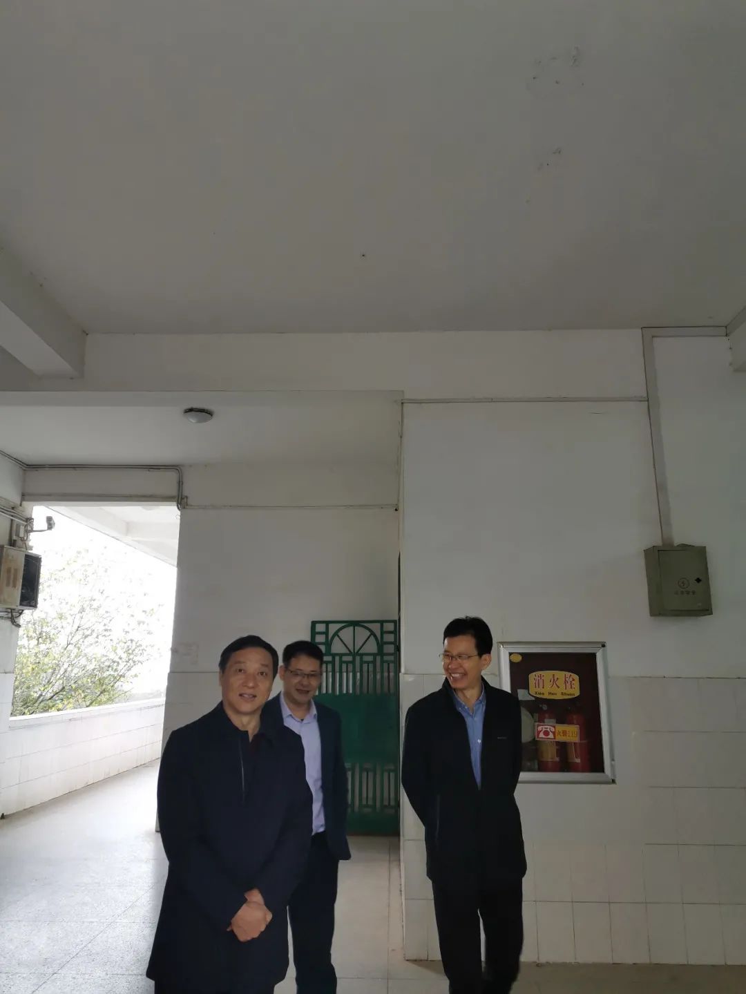 黄鹏书记深入校园各处检查指导工作