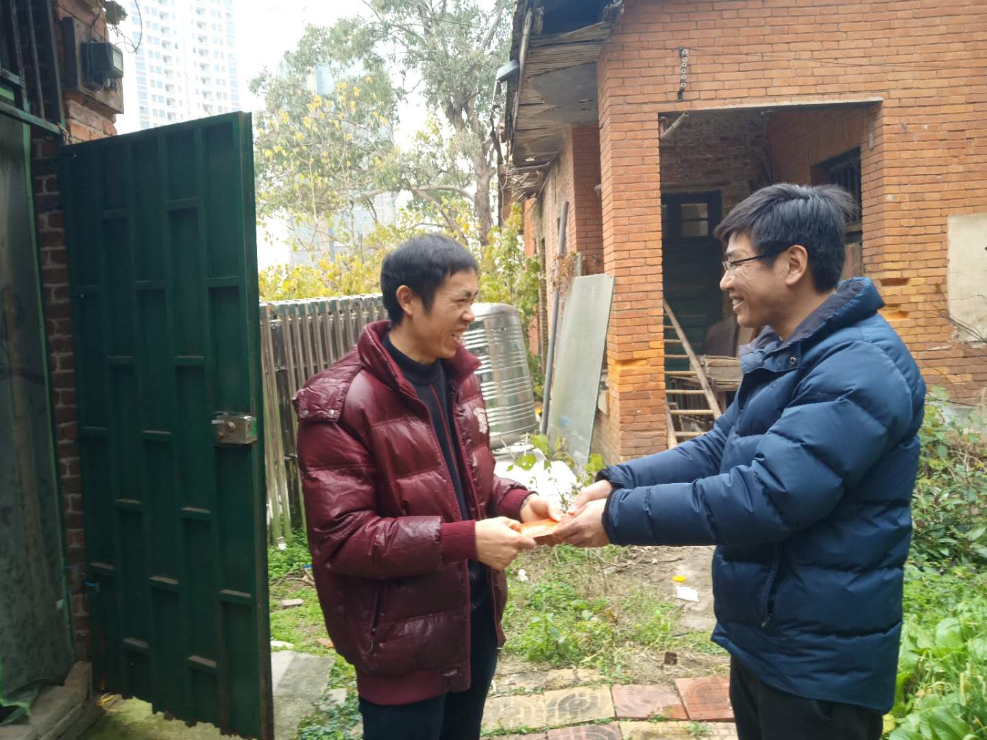 学院领导春节前夕开展走访慰问活动