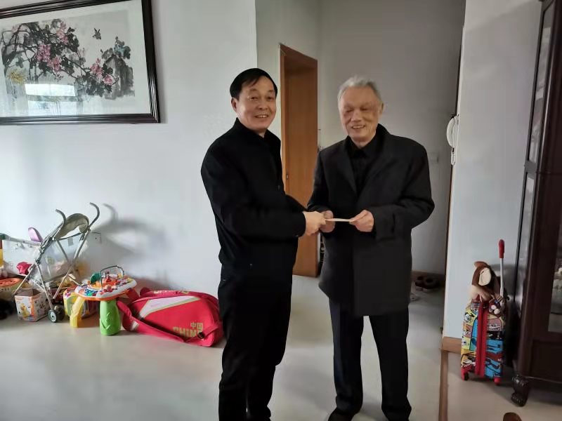 学院领导走访离退休老干部