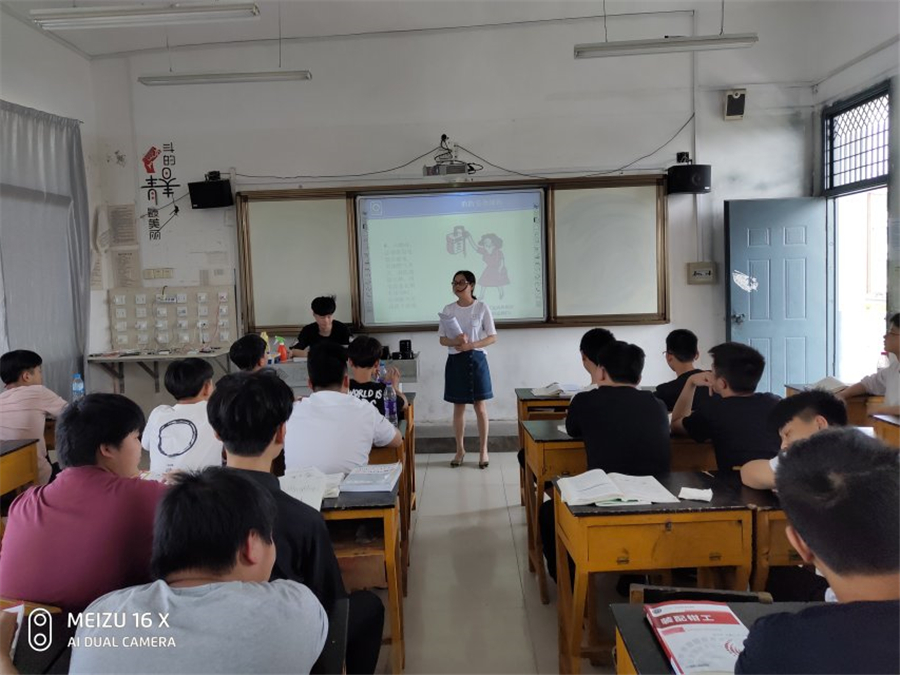 机械工程系开展消防安全、防雷知识主题班会