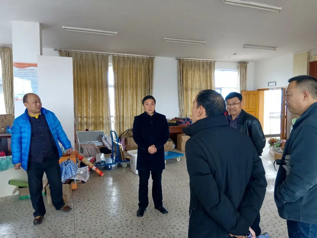 院领导检查新学期开学返校工作