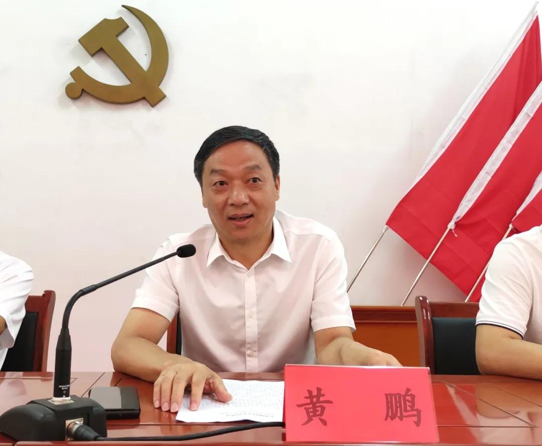 学院向南安镇教育发展促进会捐赠教学物资
