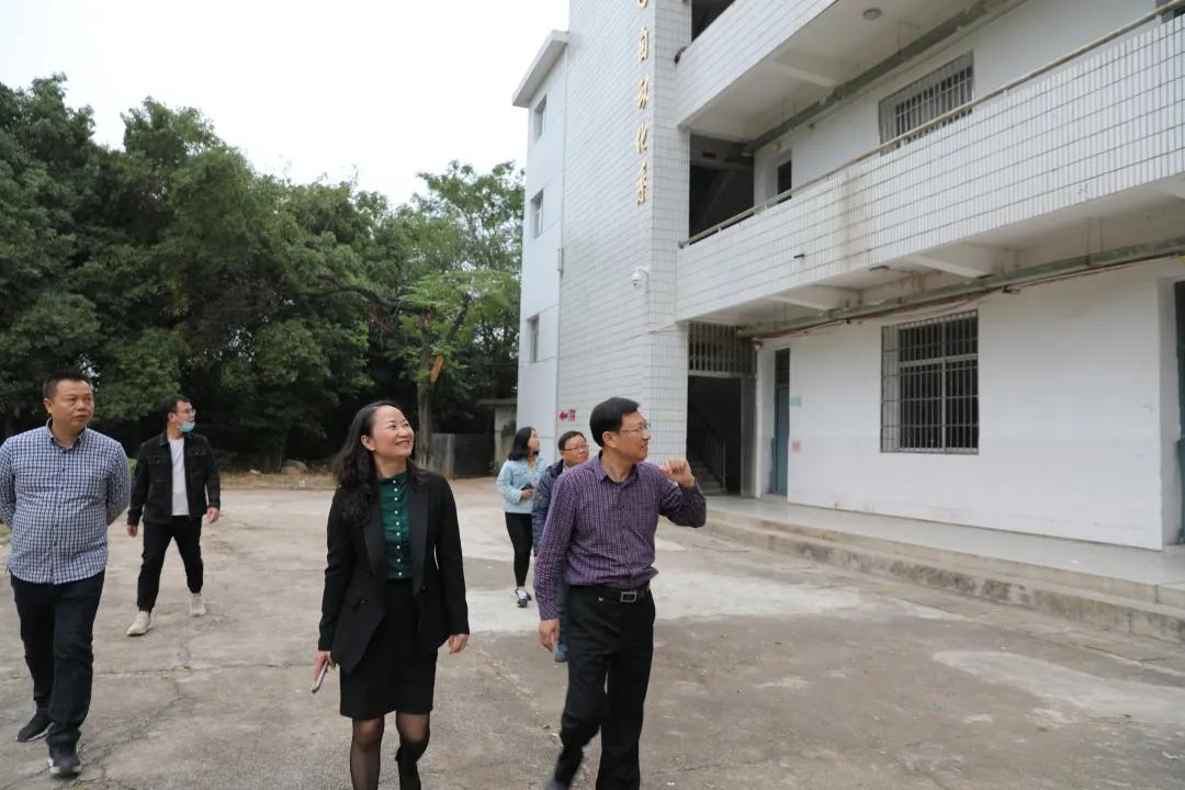 陈秀华院长带队深入学院在建工地调研指导