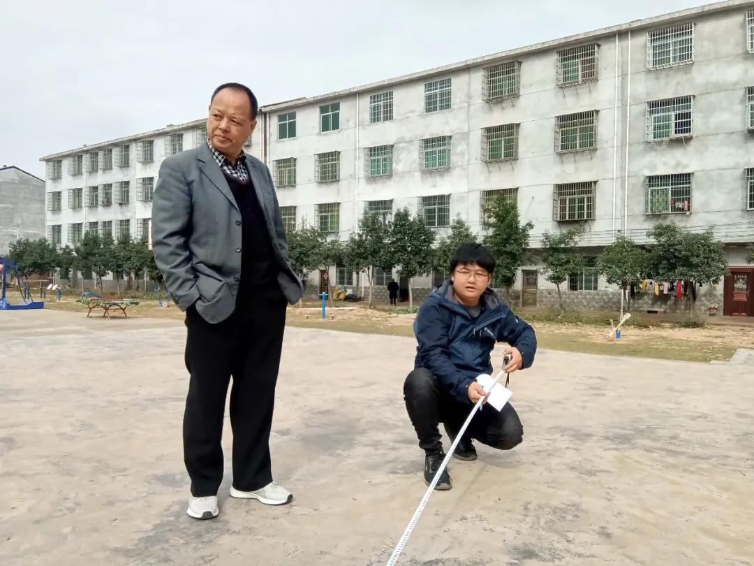 副院长凌远方一行来到石城县横江镇检查指导“醉美横江-共赴小康”元旦文艺汇演准备工作